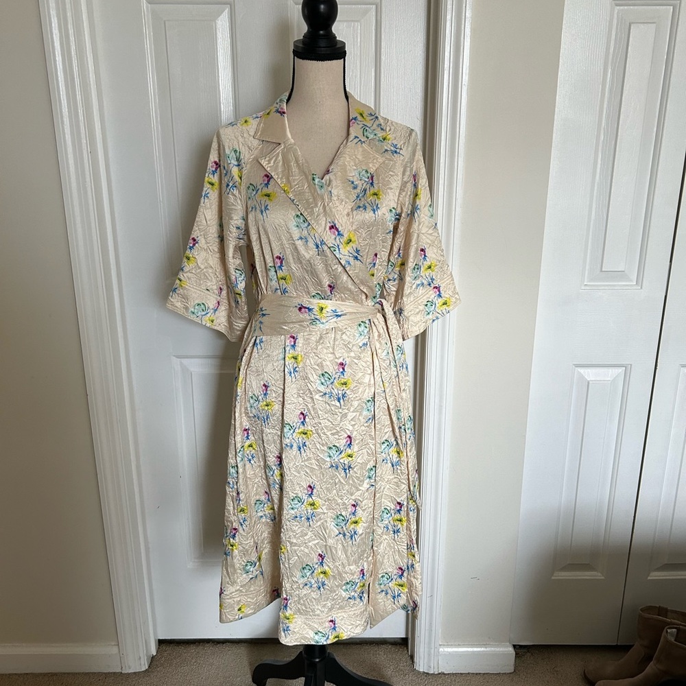 GANNI Floral Crinkled Satin Wrap Dress in Floral Rutabaga - Picture 4 of 16